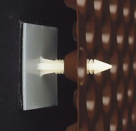 Самоклеящийся гвоздь из пластика для крепления мембран к вертикальной гидроизоляции без сверления отверстий Delta Haftnagel