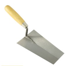 Кельма "трапеция" с деревянной ручкой Кедр